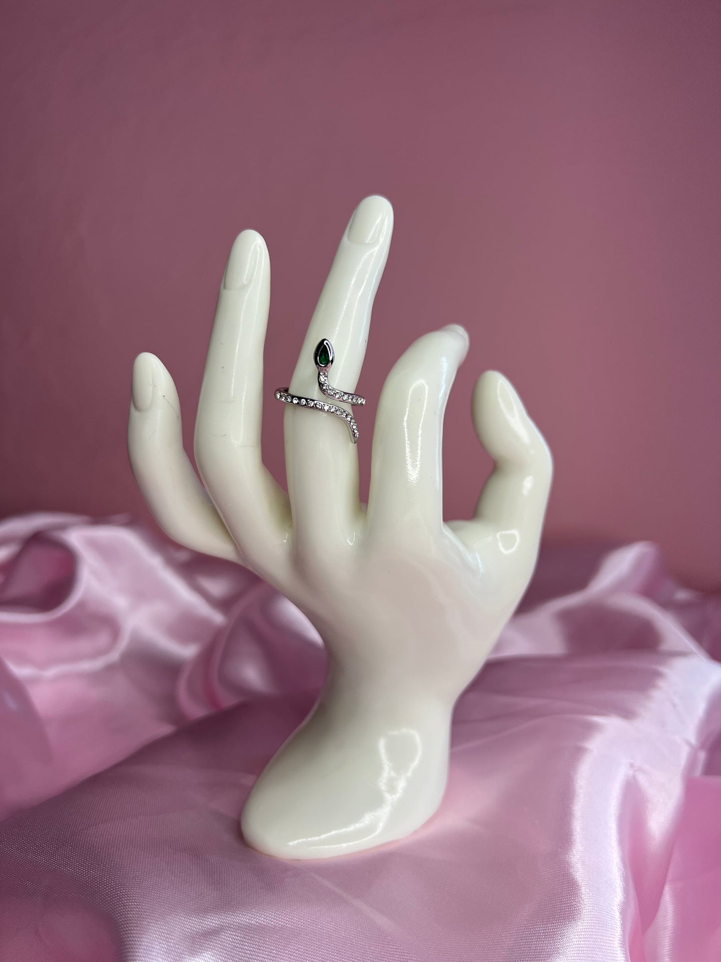 Mia ring