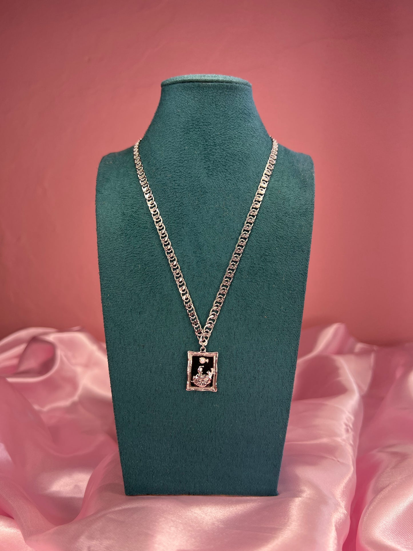 Maura necklace